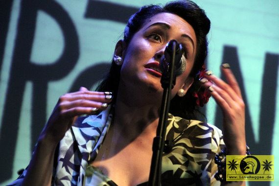 Zoe Devlin (UK) - The Trojans 2. Freedom Sounds Festival, Gebaeude 9, Koeln 02. Mai 2014 (22).JPG